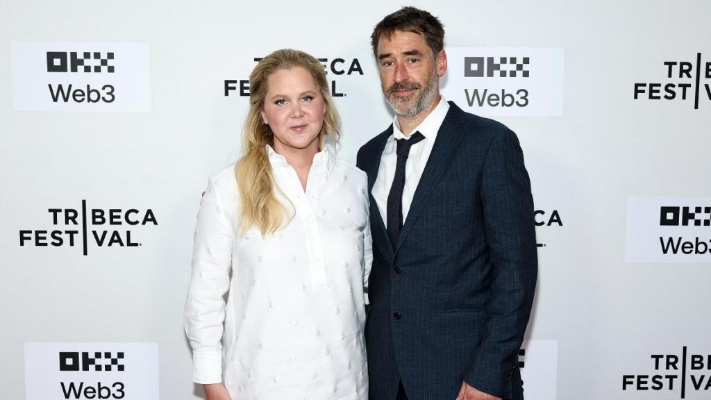 Amy Schumer and Chris Fischer