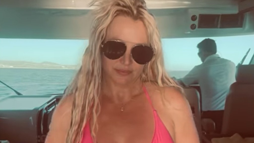 Britney Spears Lying Down in Pink Bikini Is Must See