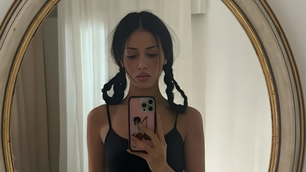 Cindy Kimberly's Thong Photos in Bed Show Her in Just a Fur Coat
