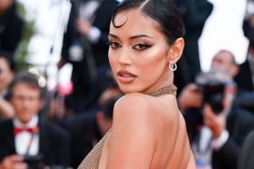 Cindy Kimberly Wows Fans in Lacy Lingerie