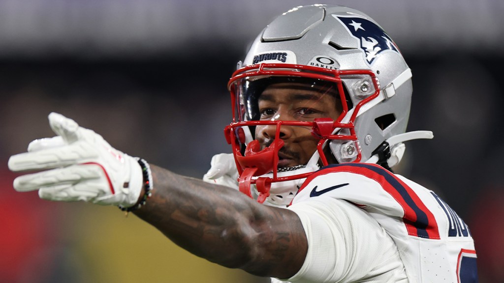 Stefon Diggs’ Post-Game Search for Cardi B in Clip Has Won Over Fans