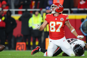 Fans React to Travis Kelce’s On-Field Reaction To Pass Drop