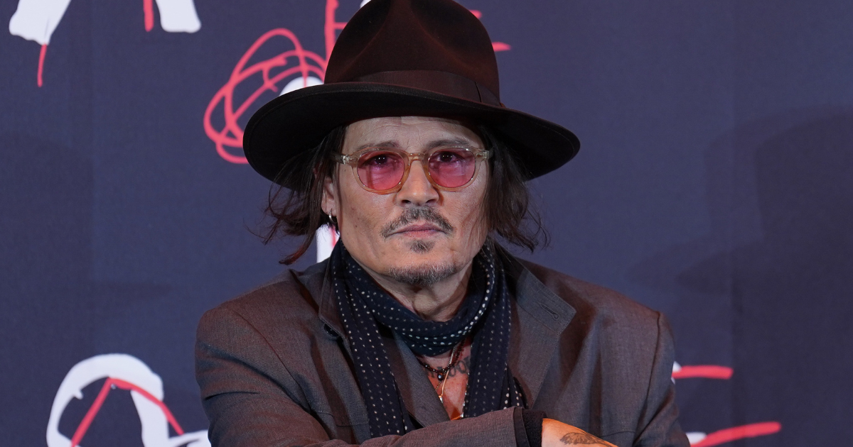 Johnny Depp Thrills Tokyo Comic Con Crowd With Surprise Appearance