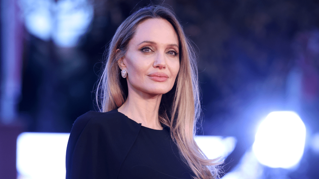 Angelina Jolie on Baring Her Mastectomy Scars in TIME Interview