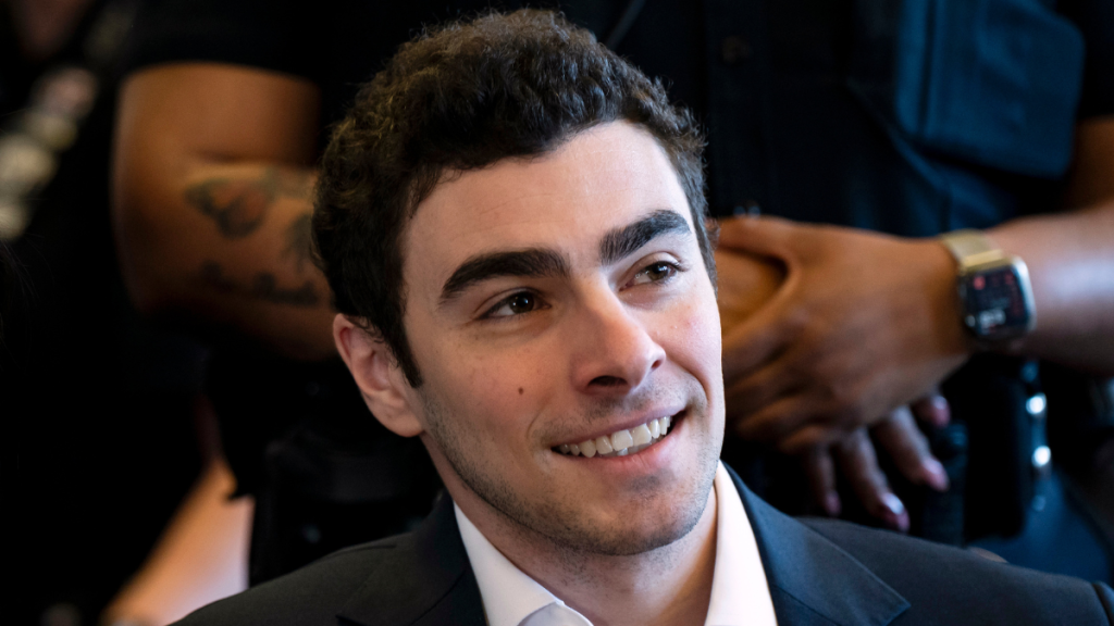 Luigi Mangione Smiles During NYC Court Hearing