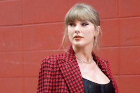 Taylor Swift's $33K Necklace Overshadows Her Christmas-Worthy Fit