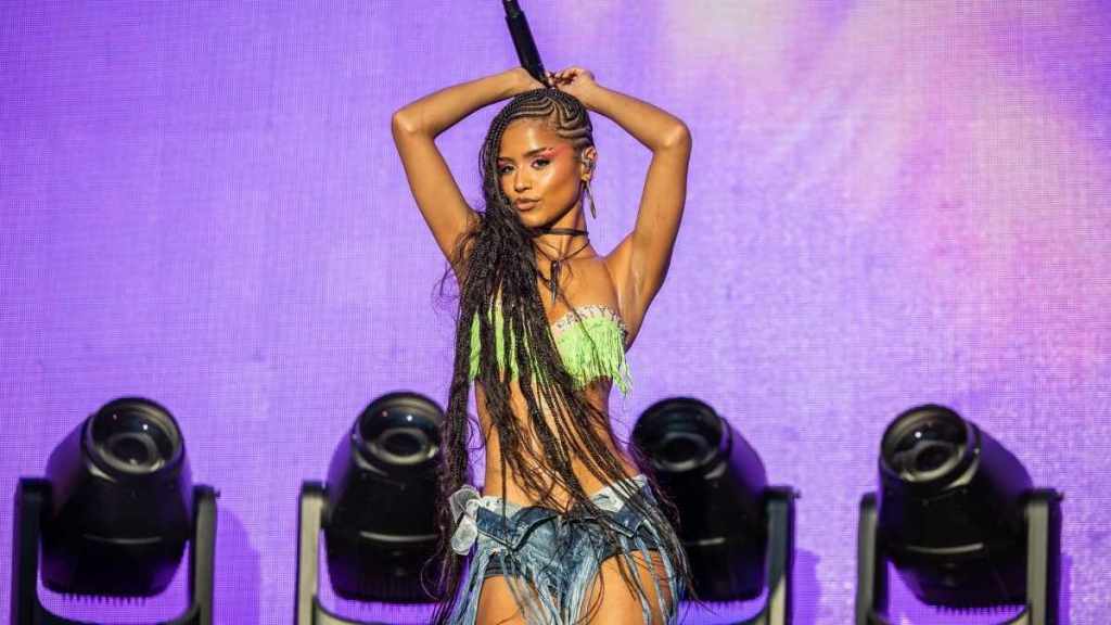 Tyla’s ‘Unreal’ Twerk in a Bra Top & Mini-Skirt Is Too Hot To Handle