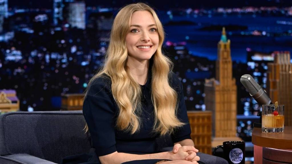 Amanda Seyfried's Super Short Minidress Is Oh-So-Cute