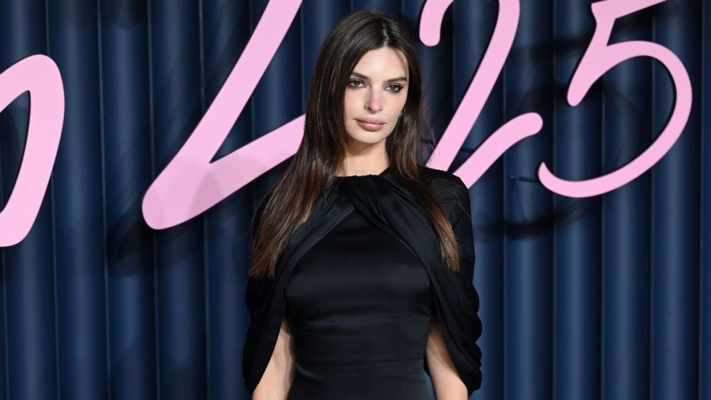 Emily Ratajkowski's Minidress Leaves Much To Be Desired