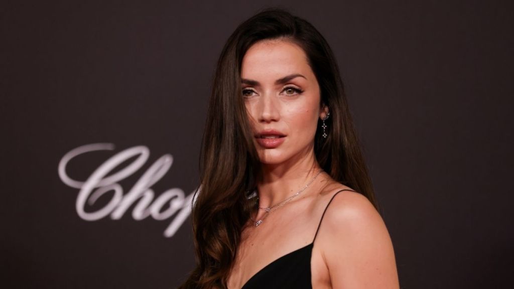 Ana de Armas' Backless Dress Is a Wardrobe Mishap Waiting To Happen