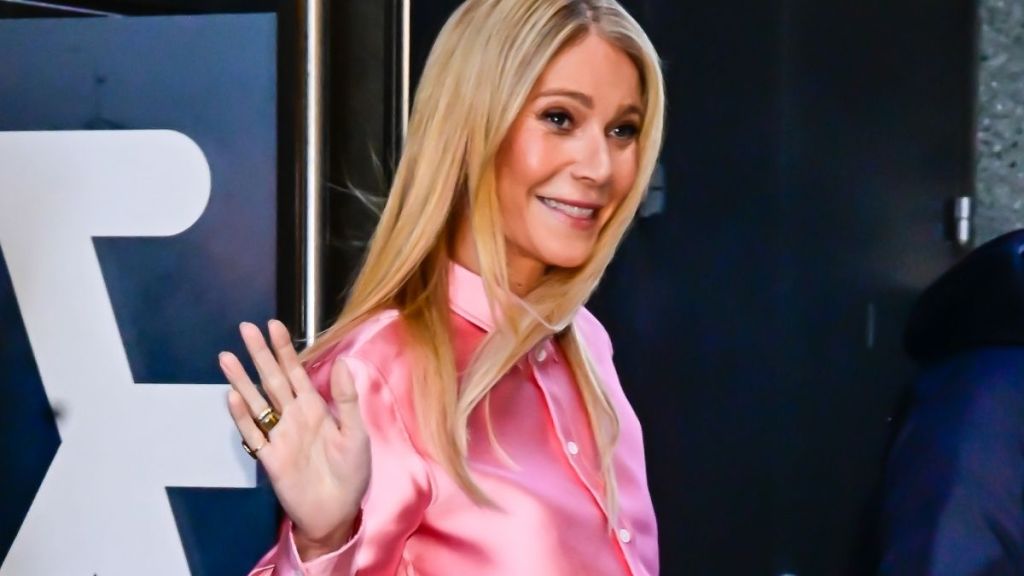 Gwyneth Paltrow’s All-Pink Look Is Effortlessly Chic