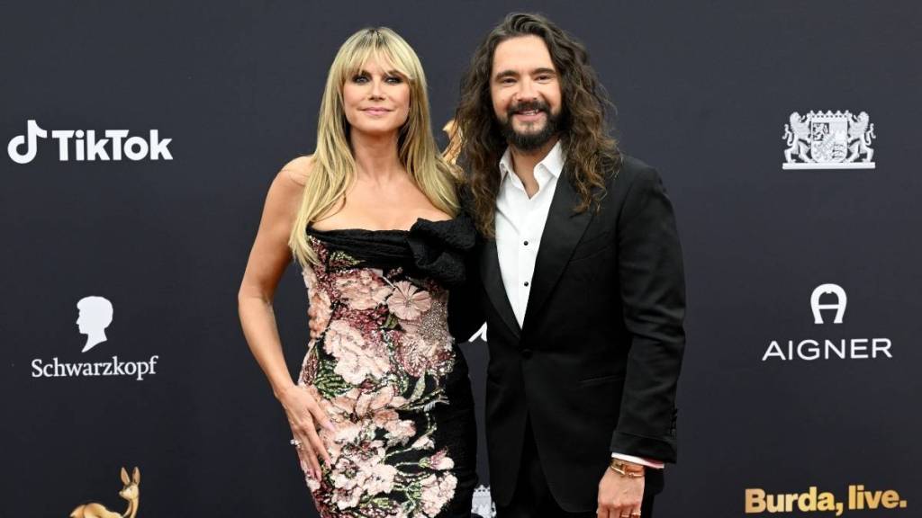 Heidi Klum Drops Bikini Top & Packs on PDA With Husband on Vacation