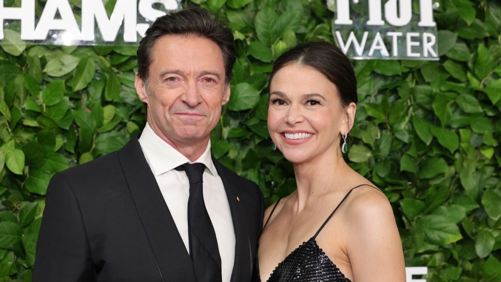 Hugh Jackman Twins With GF For Red Carpet Appearance