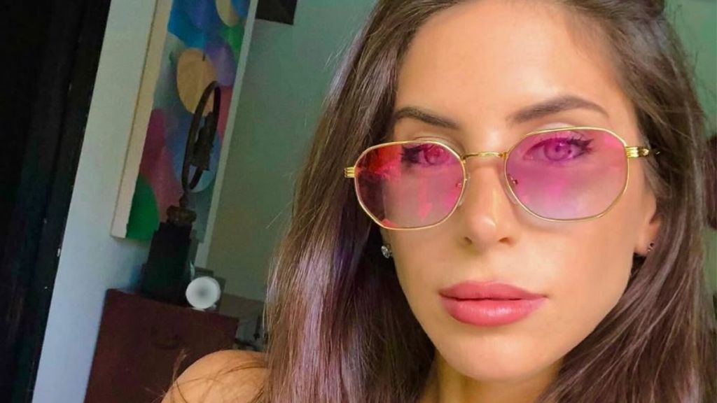 Model Jen Selter’s String Bra & Ruffle Skirt Look Deserves a Glance