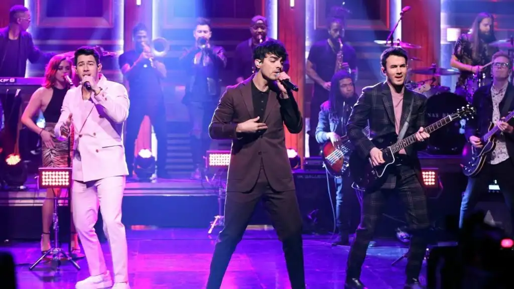 Jonas Brothers Recreate Iconic ‘Tonight Show’ Entrance in Resurfaced Clip