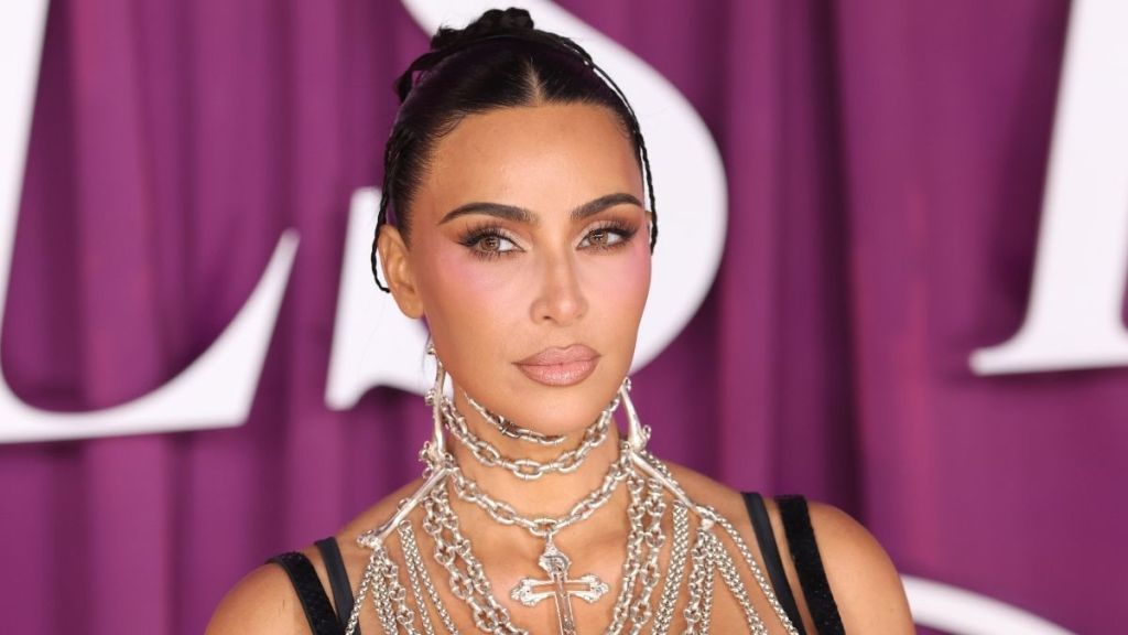 Kim Kardashian Stuns in Lorraine Schwartz Jewelry in Vlog