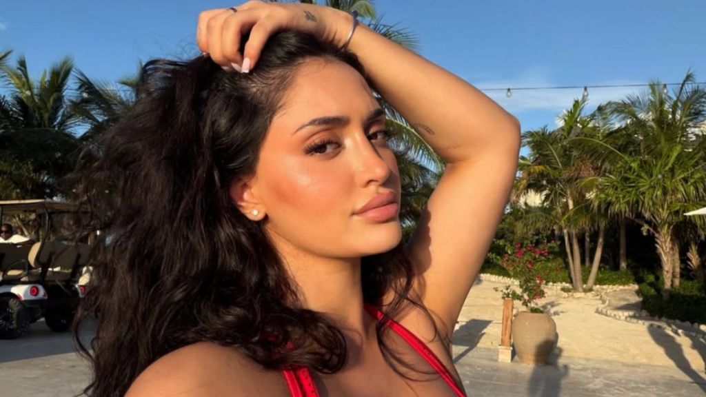 Leah Kateb Wearing Red Polka Bikini Will Make You Look Twice