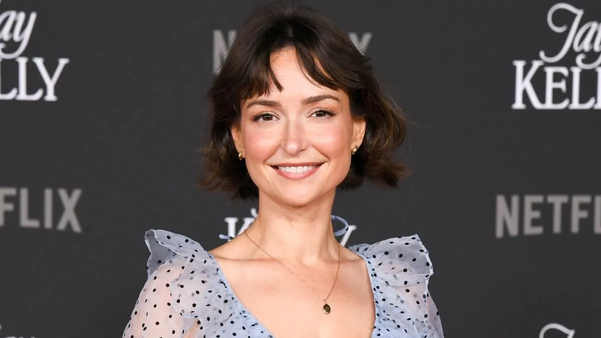 Milana Vayntrub Flirty Pics Leak