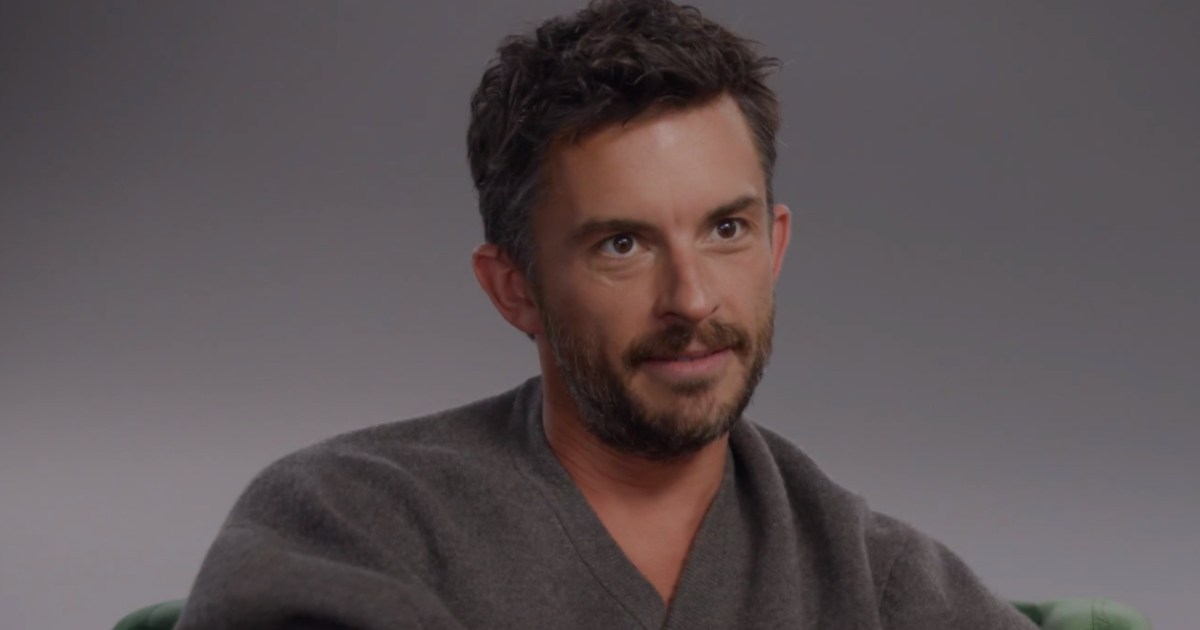 Jonathan Bailey & David Corenswet’s ‘Actors on Actors’ Moment Goes Viral