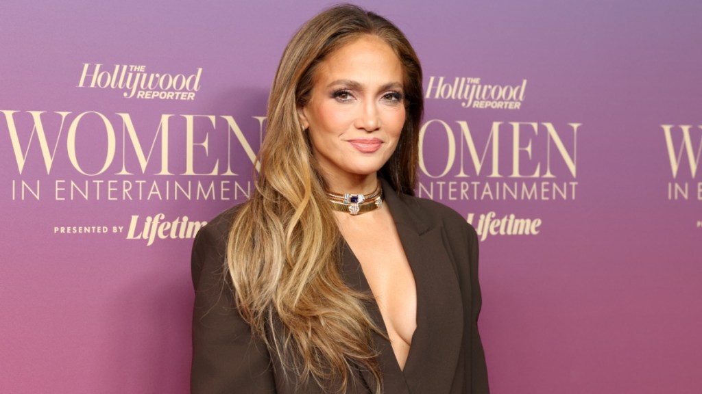 Jennifer Lopez's Abs in Crop Top Hits Harder Than Your Morning Coffee
