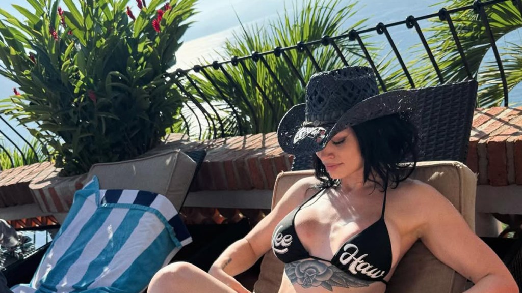 WWE's Saraya Bevis Sitting in String Bikini Is Must See