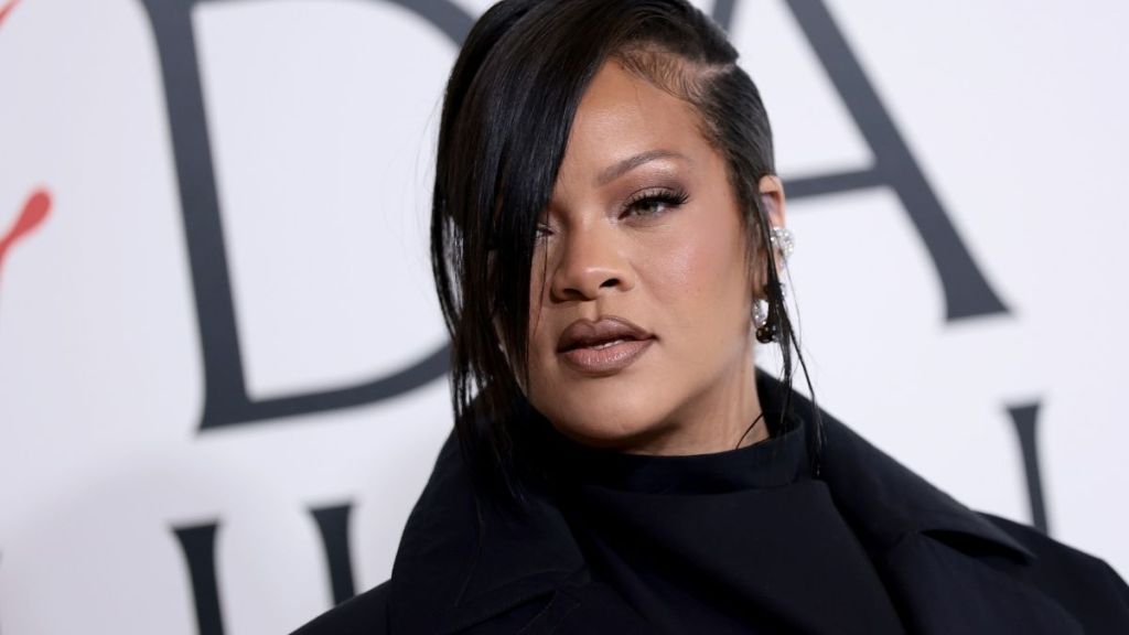 Rihanna's LBD Has Sheer Lace Panels That Go All The Way Down