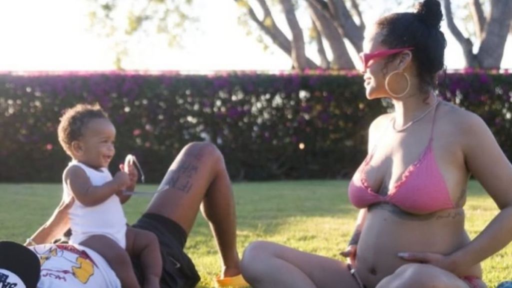 Pregnant Rihanna in String Bikini & Belly Chains Is Must See