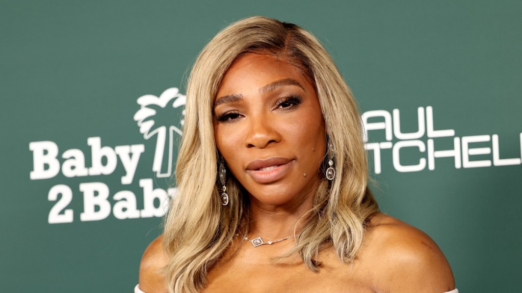 Serena Williams Posing in Cut-Out Swimsuit is 'So Hot'