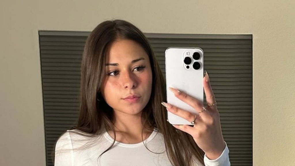 OnlyFans' Sophie Rain Wows Fans in Unzipped Bodysuit