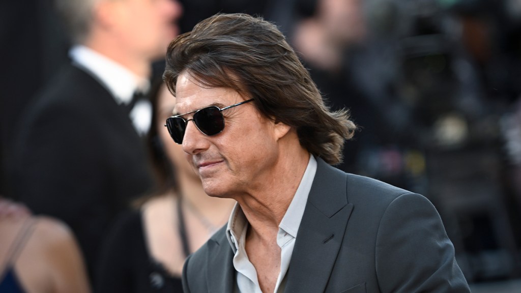 Tom Cruise Riding Motorcyle in Jeans Is Must See