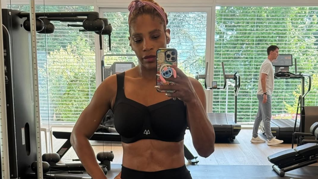 Serena Williams' Cutout Swimsuit Photo Flaunts Super Ripped Body