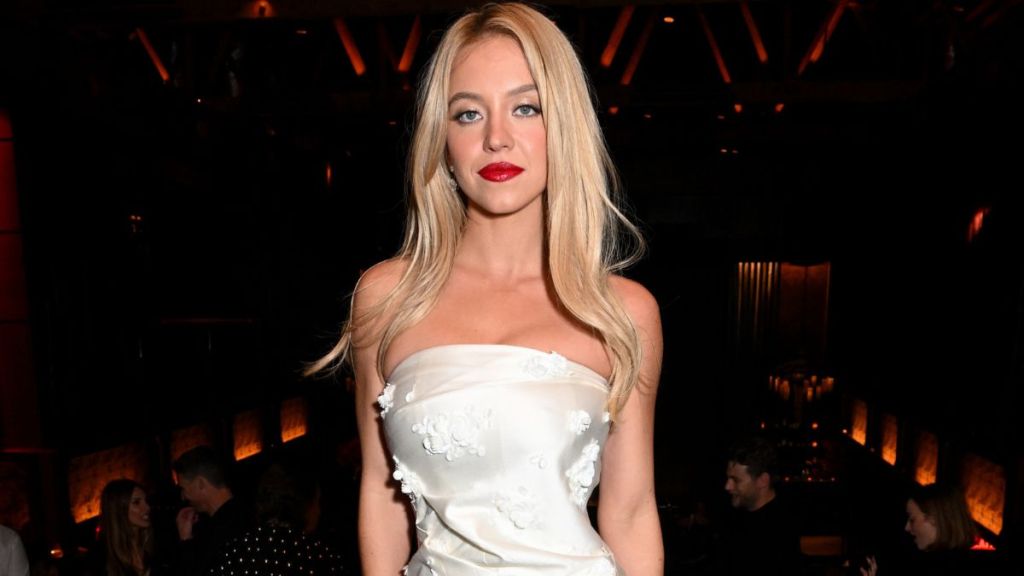 Sydney Sweeney's Strapless Minidress Is an Effortless After-Party Look