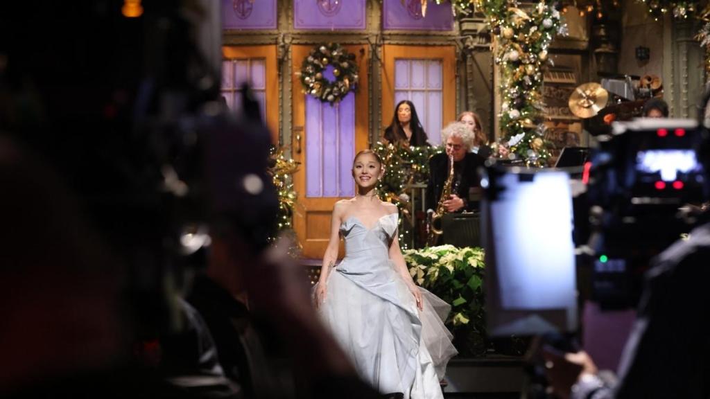 Ariana Grande’s SNL Gown by Vivienne Westwood Nets $27,000 — Report