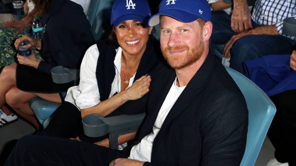 Prince Harry & Meghan Markle’s Charity Loses Closest Advisor — Report