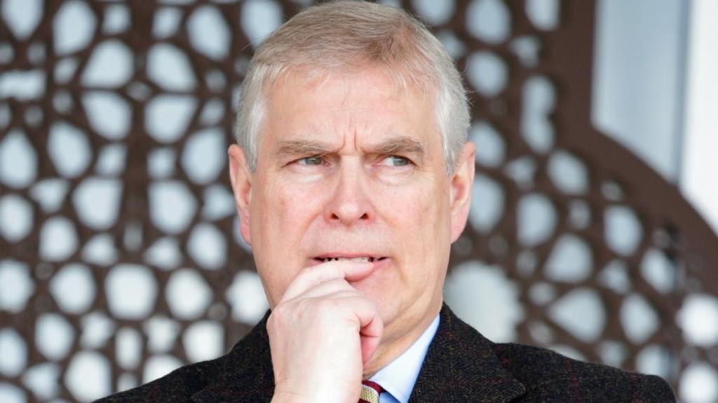 Ex-Prince Andrew Resisting Vacating Royal Lodge Anytime Soon — Source
