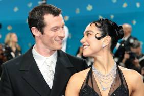 Callum Turner & Fiancee Recreate Iconic 'Bennifer Sunscreen' Moment on Yacht