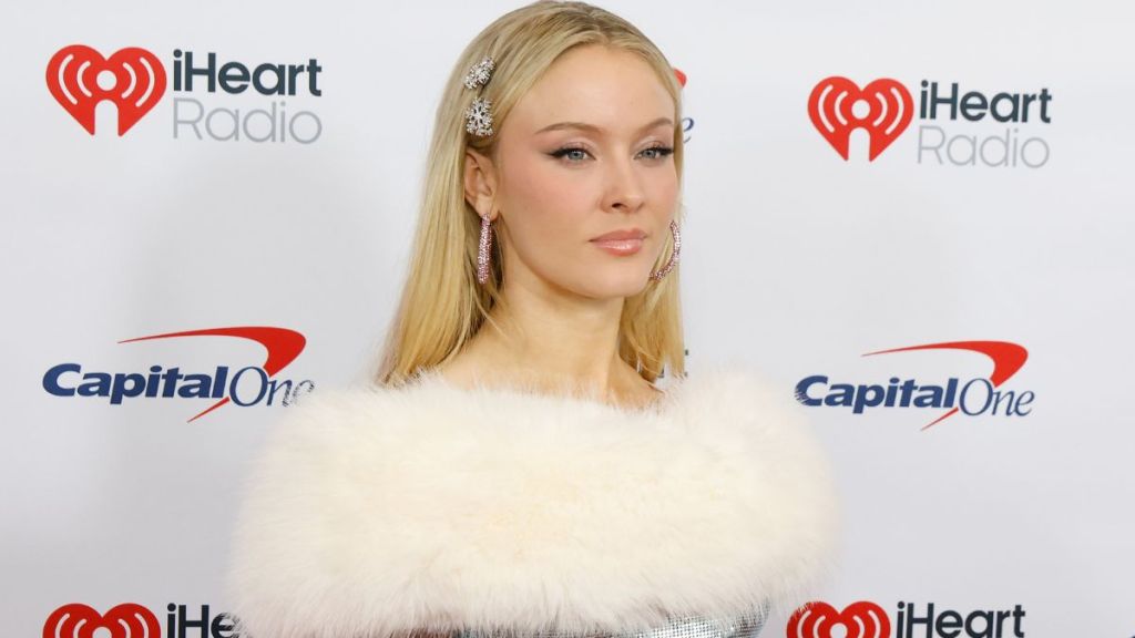 Zara Larsson's Aadnevik Corset Minidress Is as Short as It Gets
