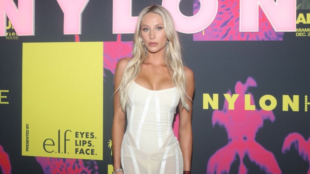 Alix Earle Posing in Bathrobe Is Must See