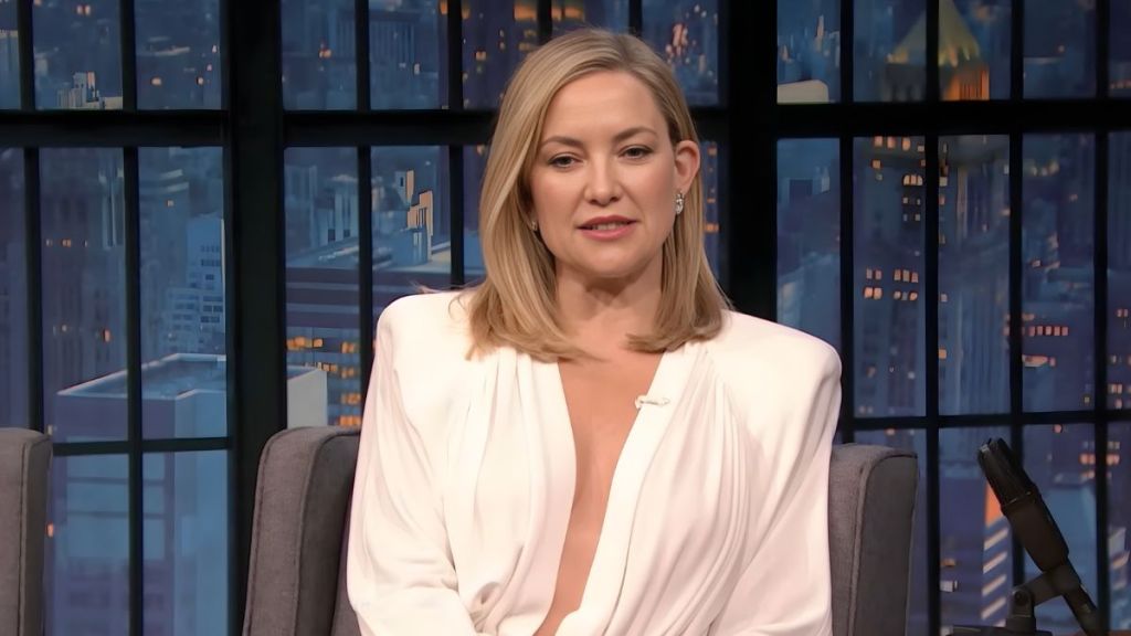 Kate Hudson & Seth Meyers Lock in Day Drinking Plans