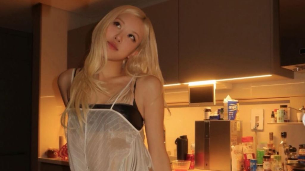 Rosé Wears Minimalist String Dress in Bold Style Statement