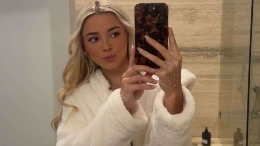 Livvy Dunne’s Bathrobe Photos Show Her Looking Like a Stunner