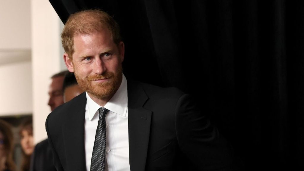 Prince Harry Torn Between Christmas in UK & Sunny California — Expert
