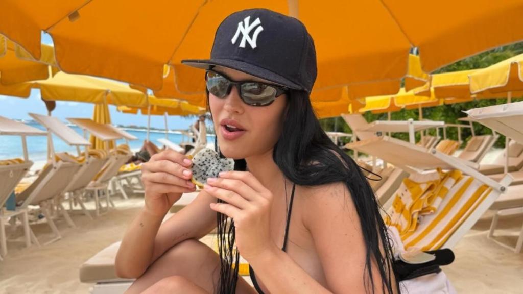 Amelia Gray's NSFW Underwear Photos Belong at the Beach