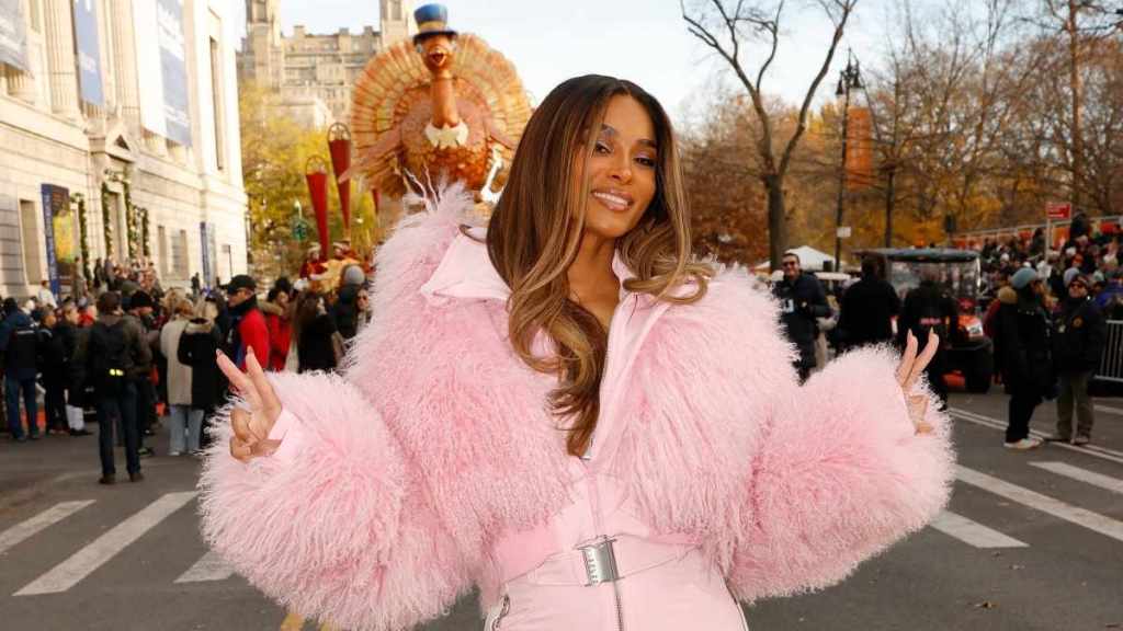 Singer Ciara Issues Warning About Men With Many ‘Female Friends’