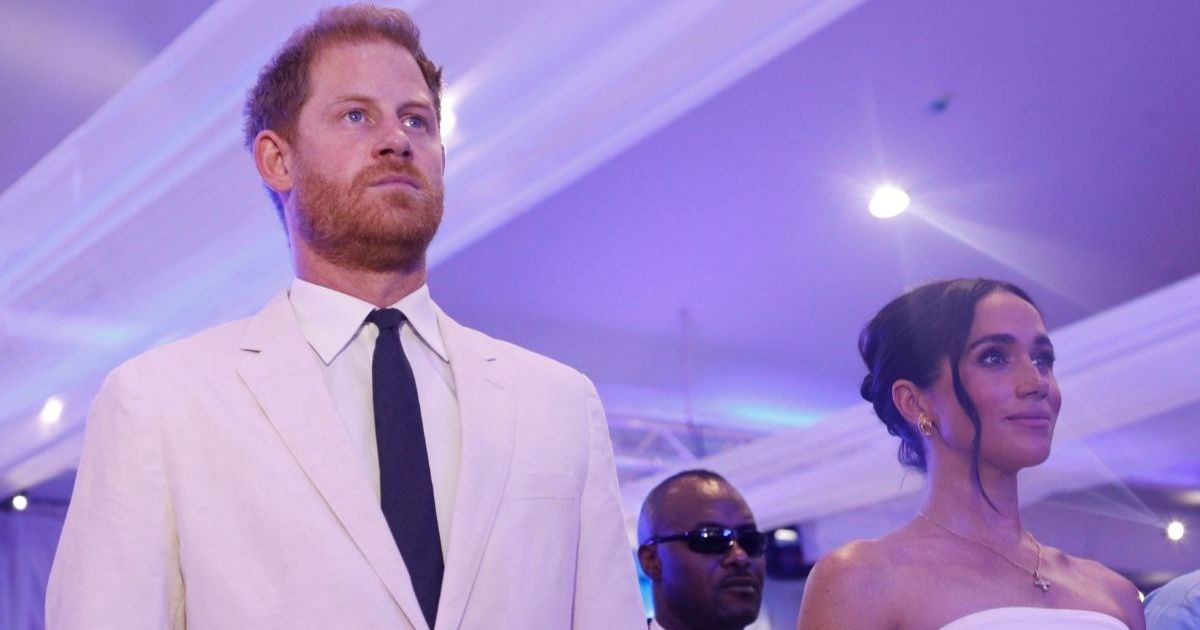 Prince Harry Urging Meghan Markle To Reach Out to Her Family — Source