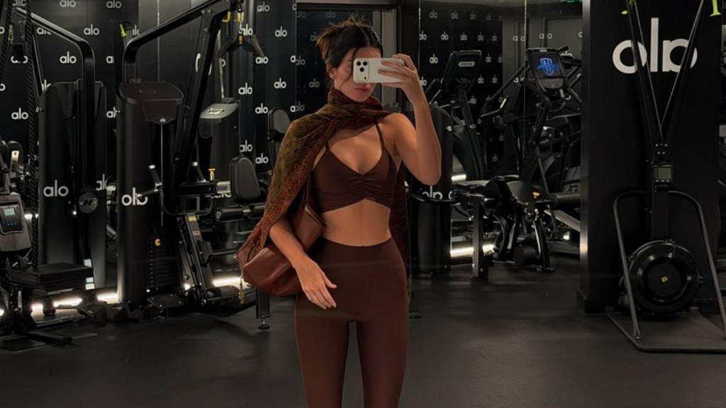 Kendall Jenner's Sports Bra & Workout Fit for Pilates Is So Sleek