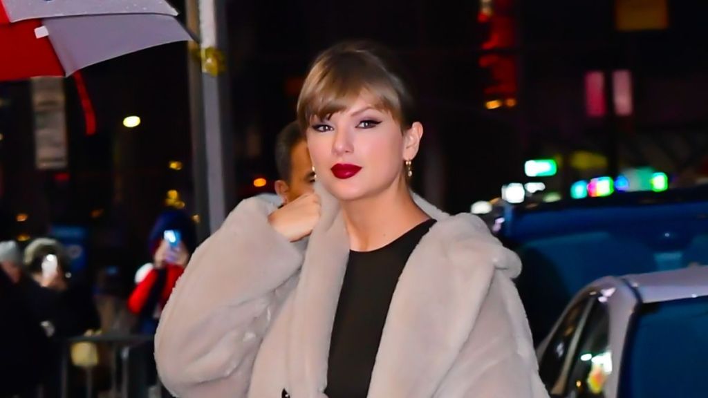 Taylor Swift Is in Her 'TikTok Era' in Dance Video With Stephen Colbert