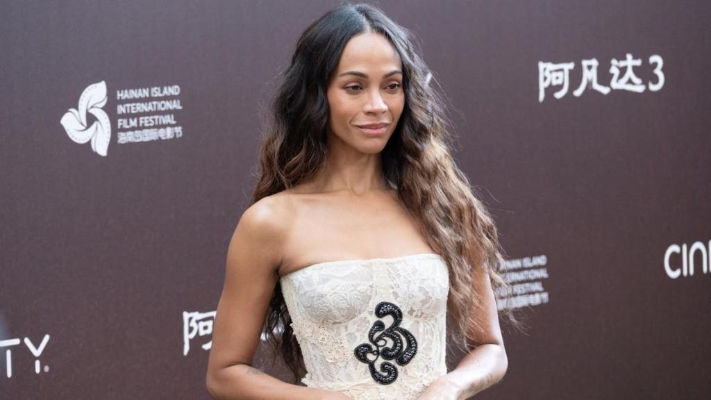 Zoe Saldana’s McQueen Bustier Dress Has Been Slashed Down the Side