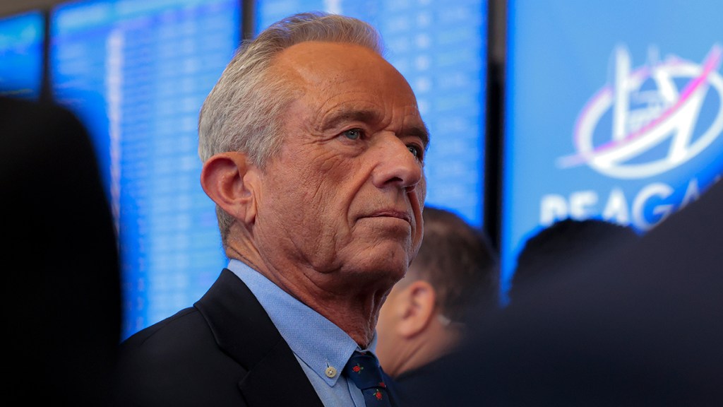 71-Year-Old Bobby Kennedy’s Pull-up Game Might Beat Yours