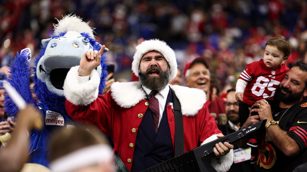 Jason Kelce’s Adorable Santa ‘Holiday Side Quest’ Goes Viral